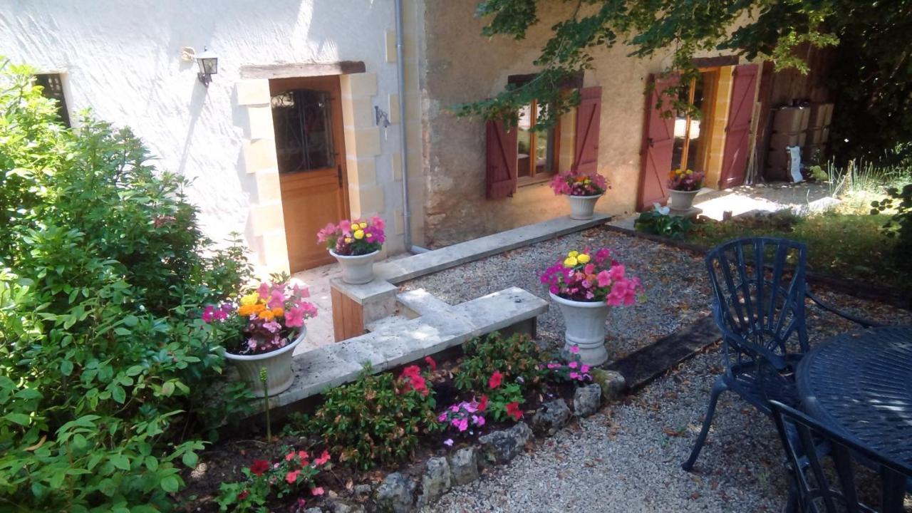 Les Coustilles Saint-Alvère Exterior foto