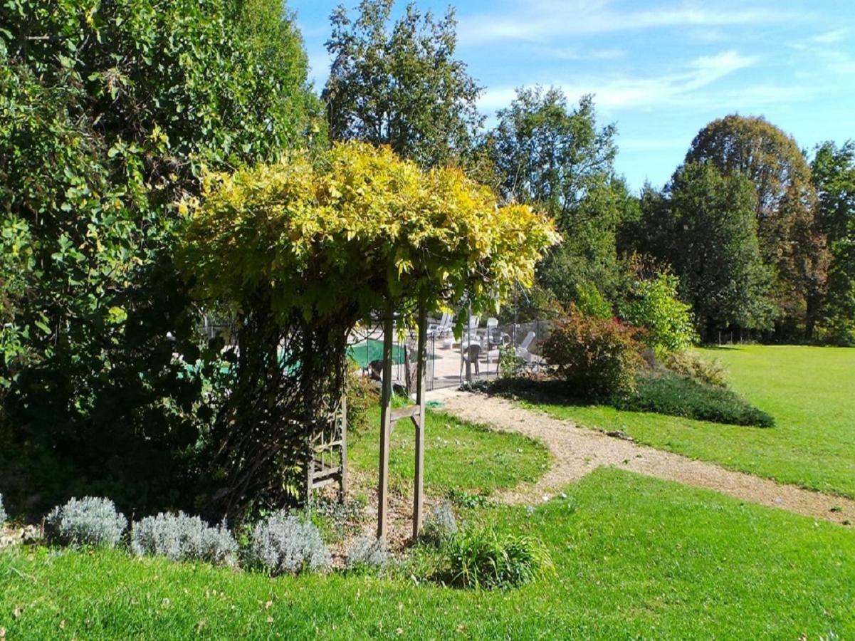 Les Coustilles Saint-Alvère Exterior foto